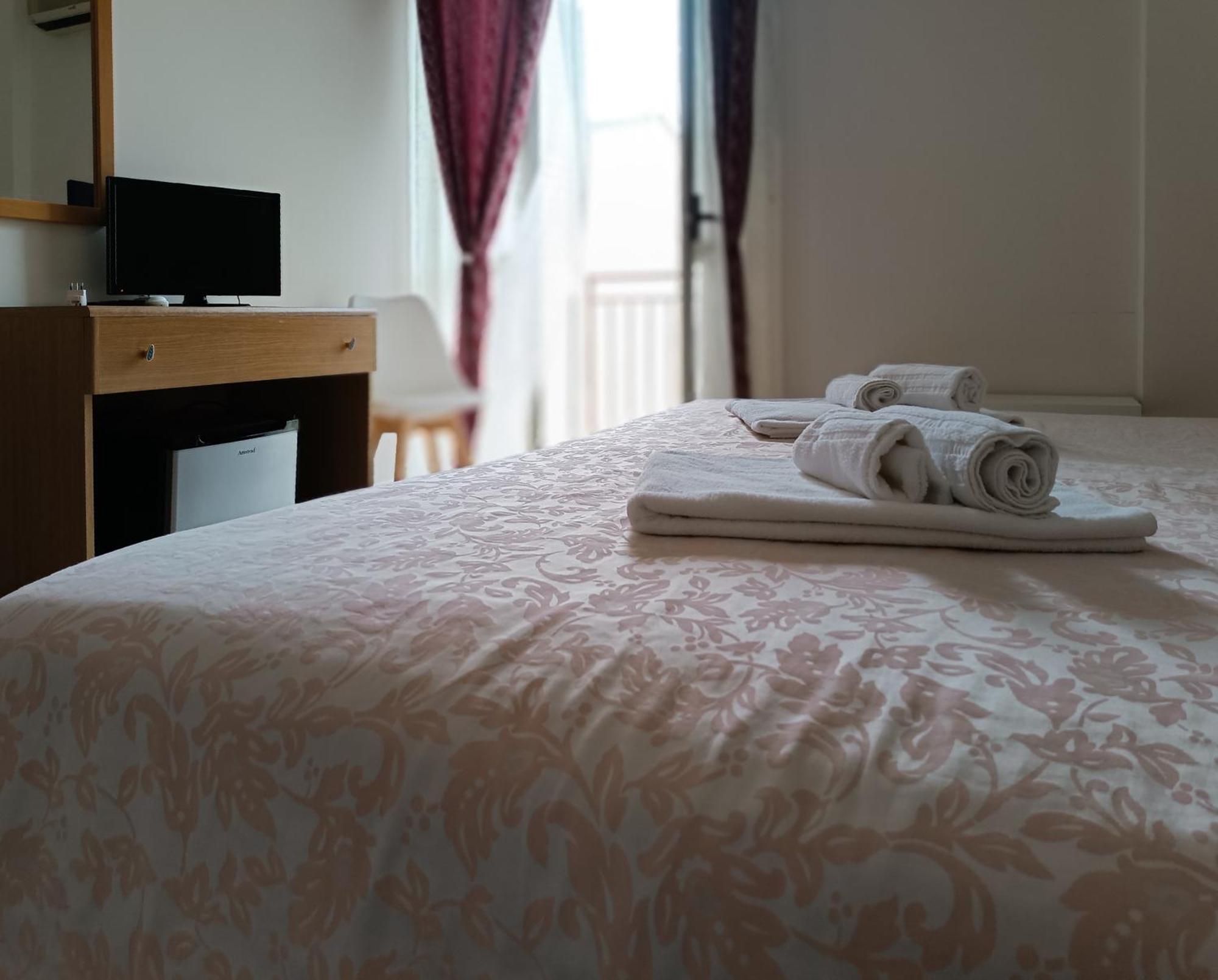 Il Quadrifoglio Hotel Frascineto Eksteriør billede